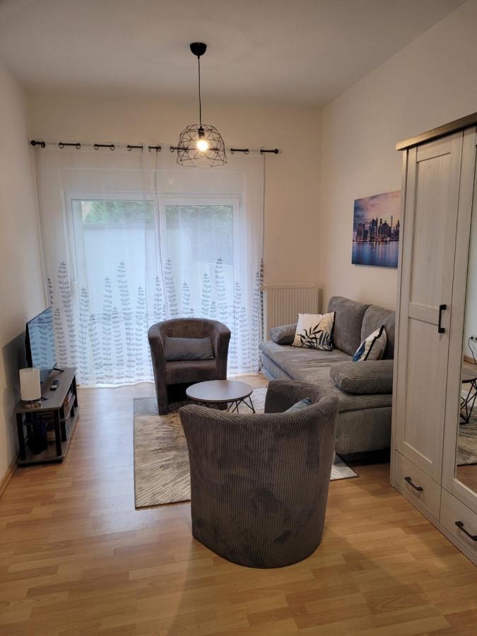 Wohnung In Oberhausen: Zentral & Ruhig, Eigener Eingang Oberhausen  Kültér fotó