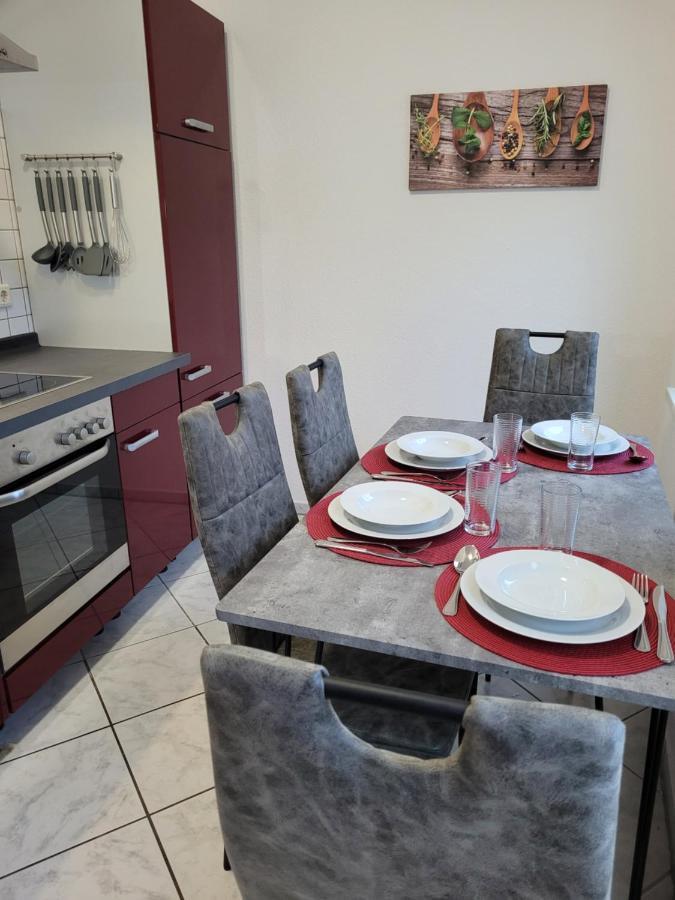 Wohnung In Oberhausen: Zentral & Ruhig, Eigener Eingang Oberhausen  Kültér fotó